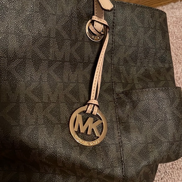 Michael Kors tote purse - Picture 2 of 8